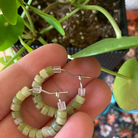 Green South Jade Beaded Hoop Earrings - Picture 5 of 7